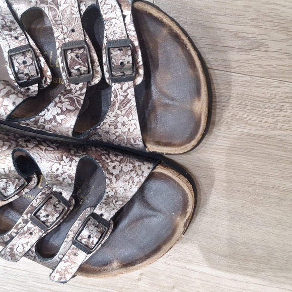 Papillio by birkenstock size 36 or 5.5-6 US, pre-owned 3 straps sandles - Picture 6 of 7